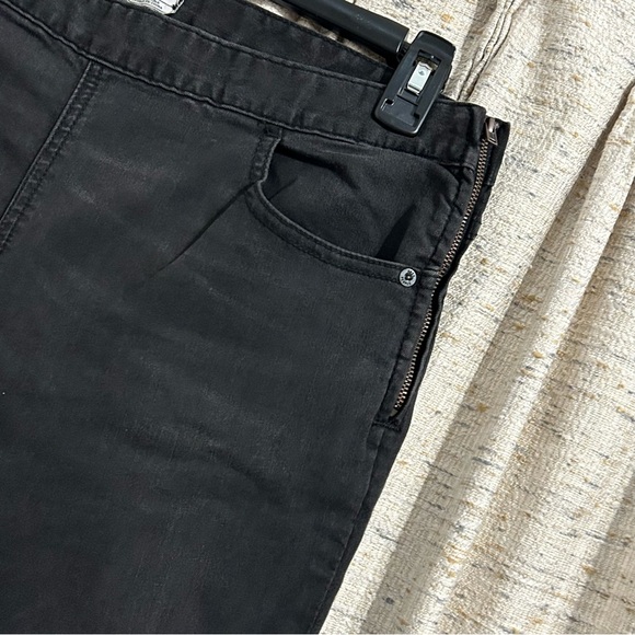 Free People Vintage Black Wash High Waisted Skinny Jeans - Picture 2 of 7